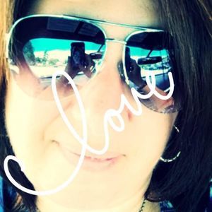 Meet your Posher, Debbie